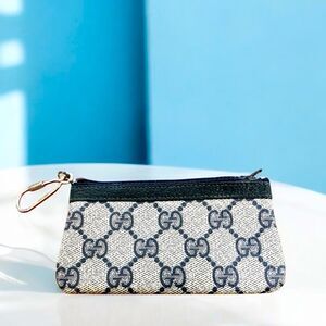 Vintage 1980’s Gucci key case logo print navy / cream
